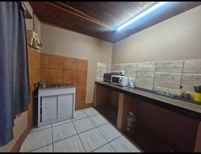7 BEDROOM GUEST HOUSE FOR SALE IN DIBENG